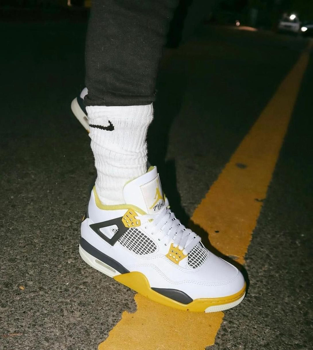 Jordan 4 Retro Vivid Sulfur