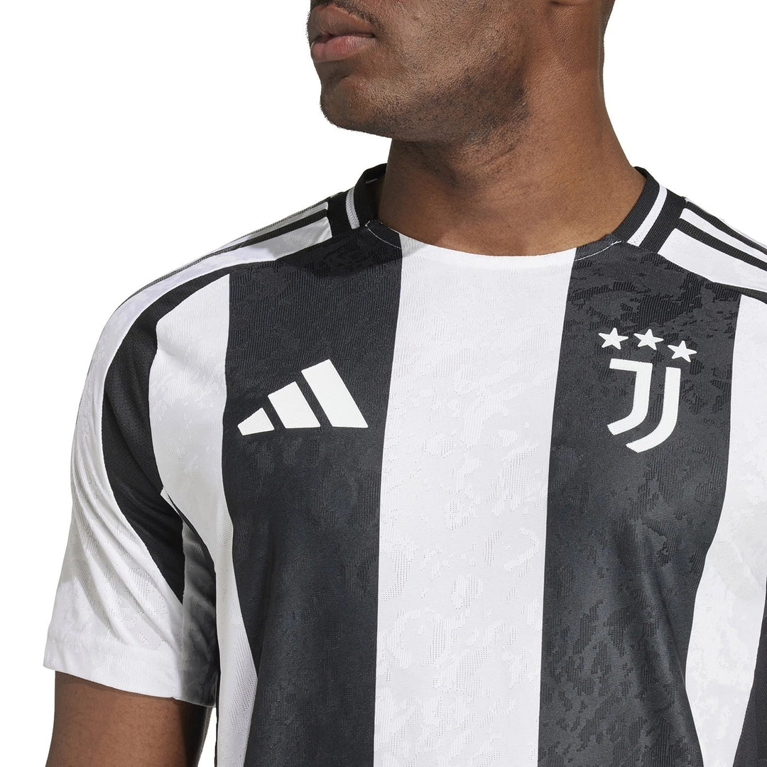 Juventus Home Player Versions Jersey 2024/25