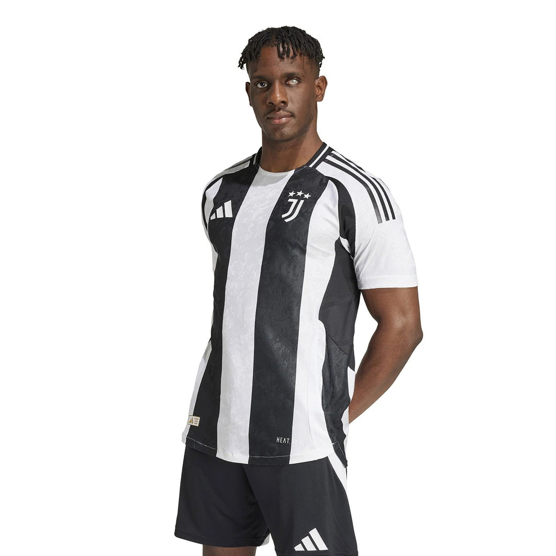 Juventus Home Player Versions Jersey 2024/25