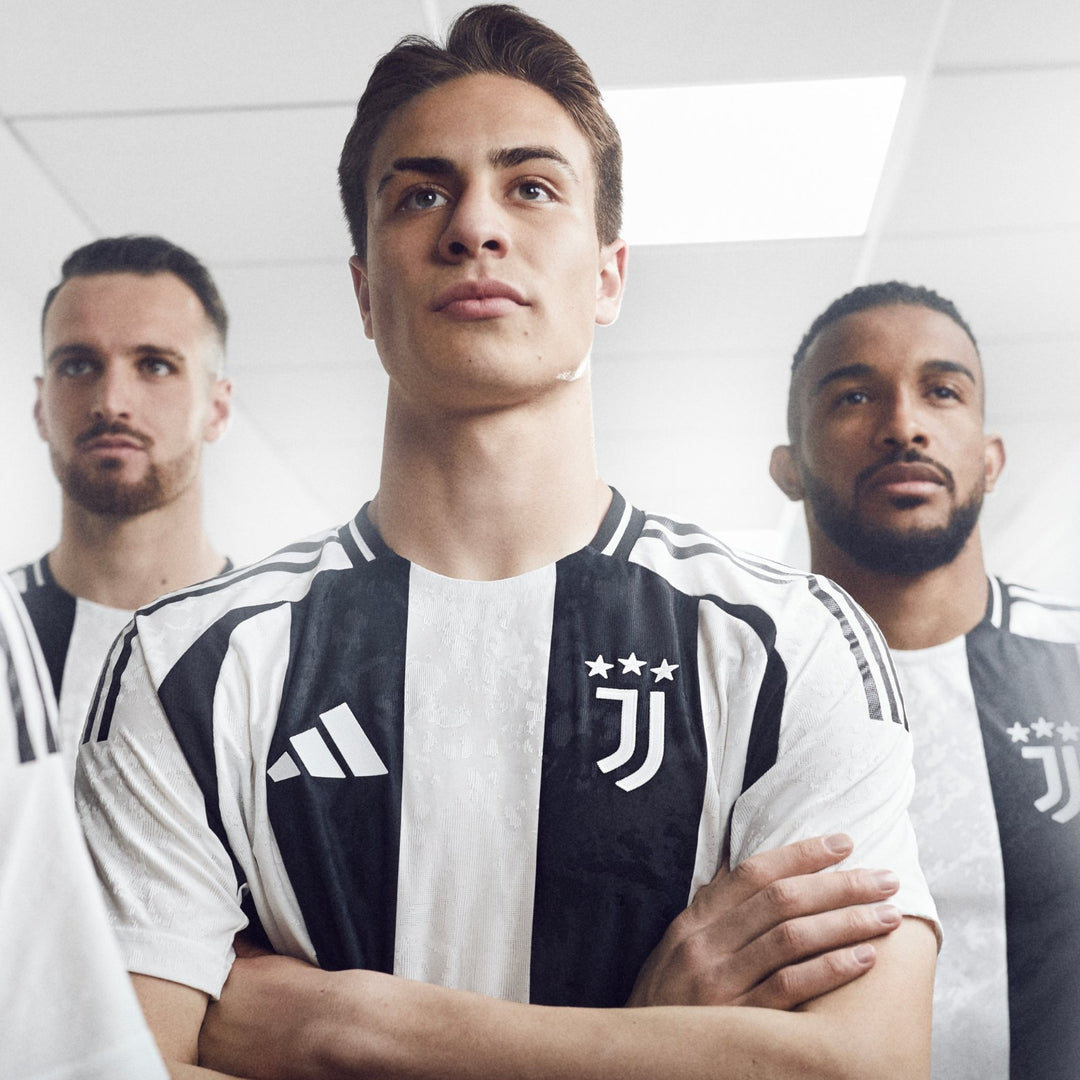 Juventus Home Player Versions Jersey 2024/25