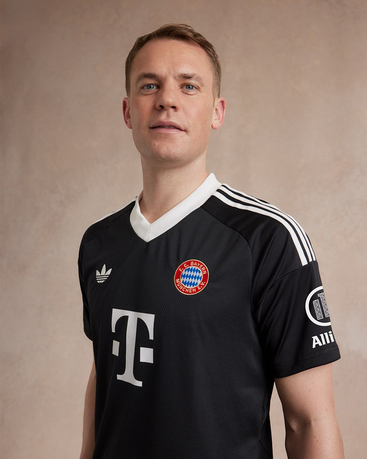 Bayern Munich GK jersey 2024/25