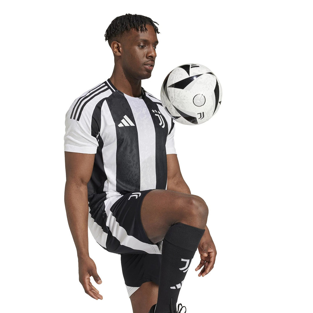 Juventus Home Player Versions Jersey 2024/25