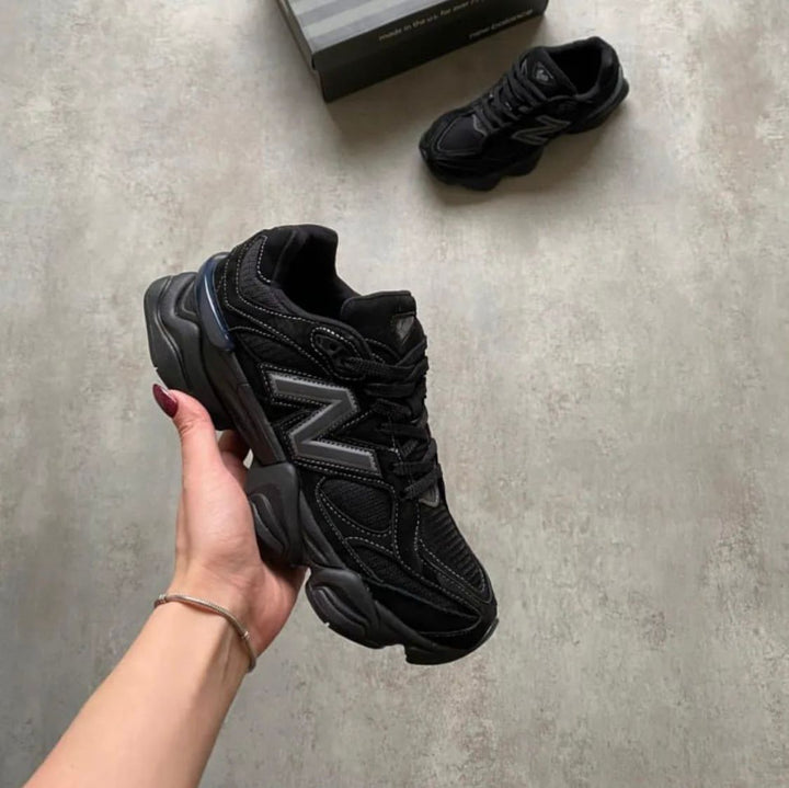 New Balance 9060 Triple Black