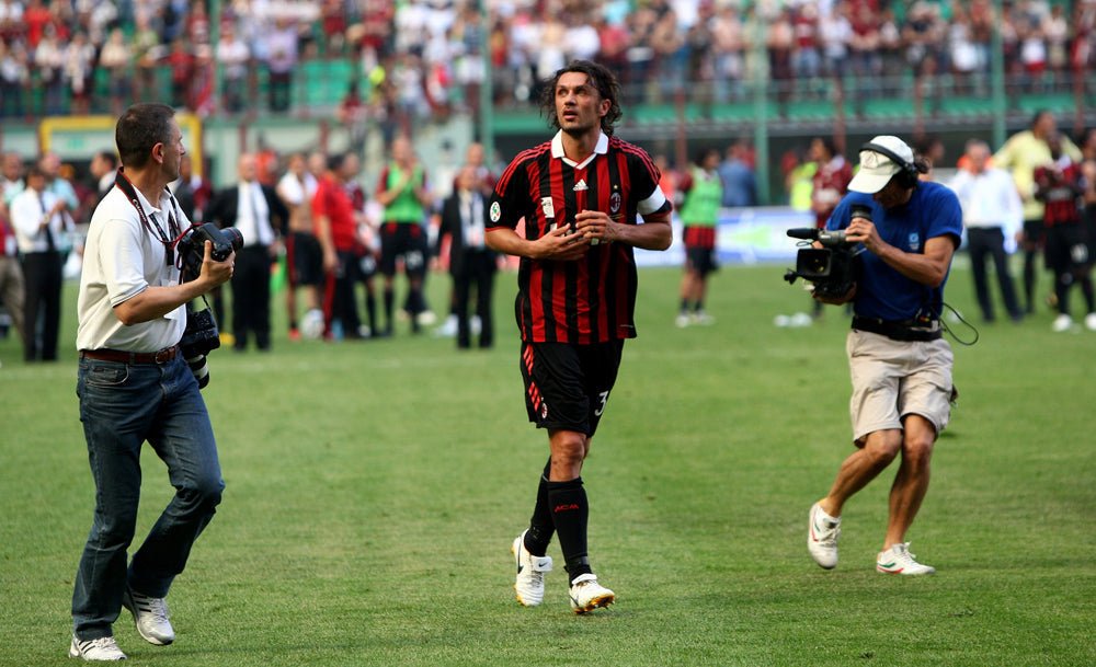 AC Milan Home 2009/10 with badges and Maldini 3 - uaessss