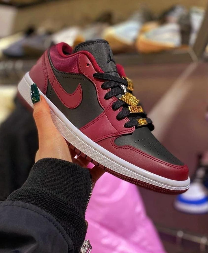 AIR JORDAN 1 LOW SE "Beetroot" - uaessss