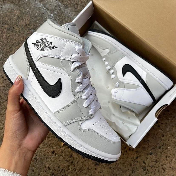 Air Jordan 1 Mid "Light Smoke Grey - uaessss