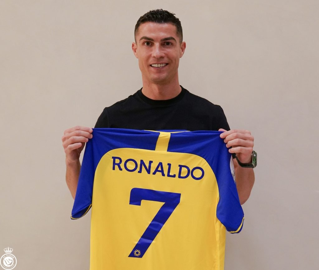 AL Nassr home jersey with RONALDO 7 - uaessss