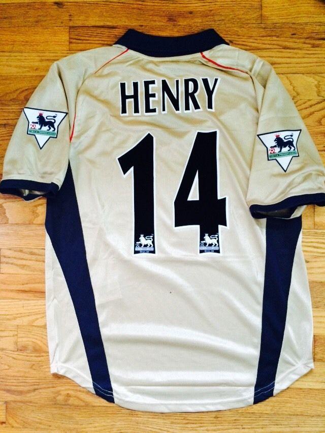 Arsenal AWAY Classic 2001/02 With Henry 14 - uaessss