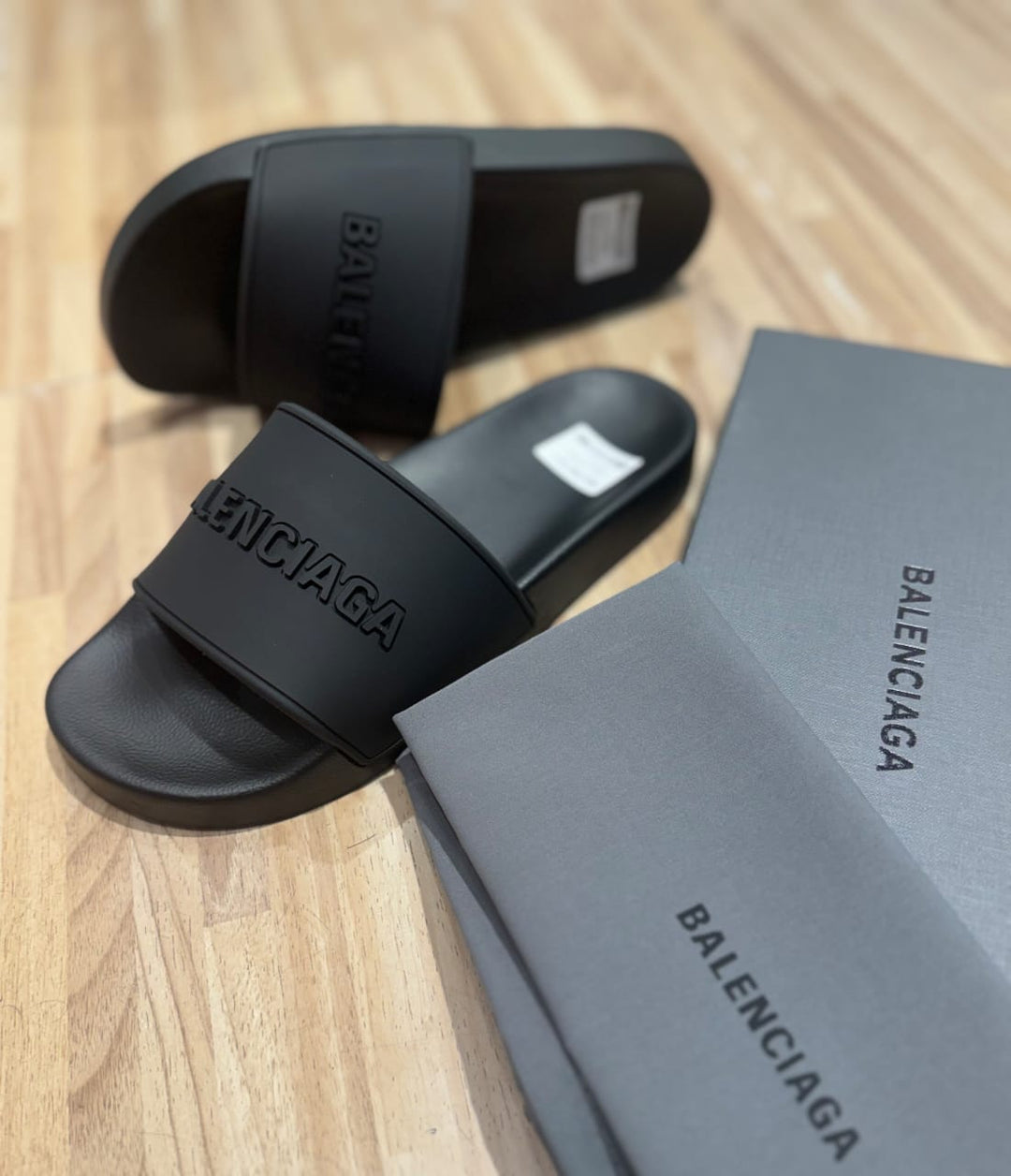 Balenciga Black Rubber Logo Embossed Flat Slides - uaessss