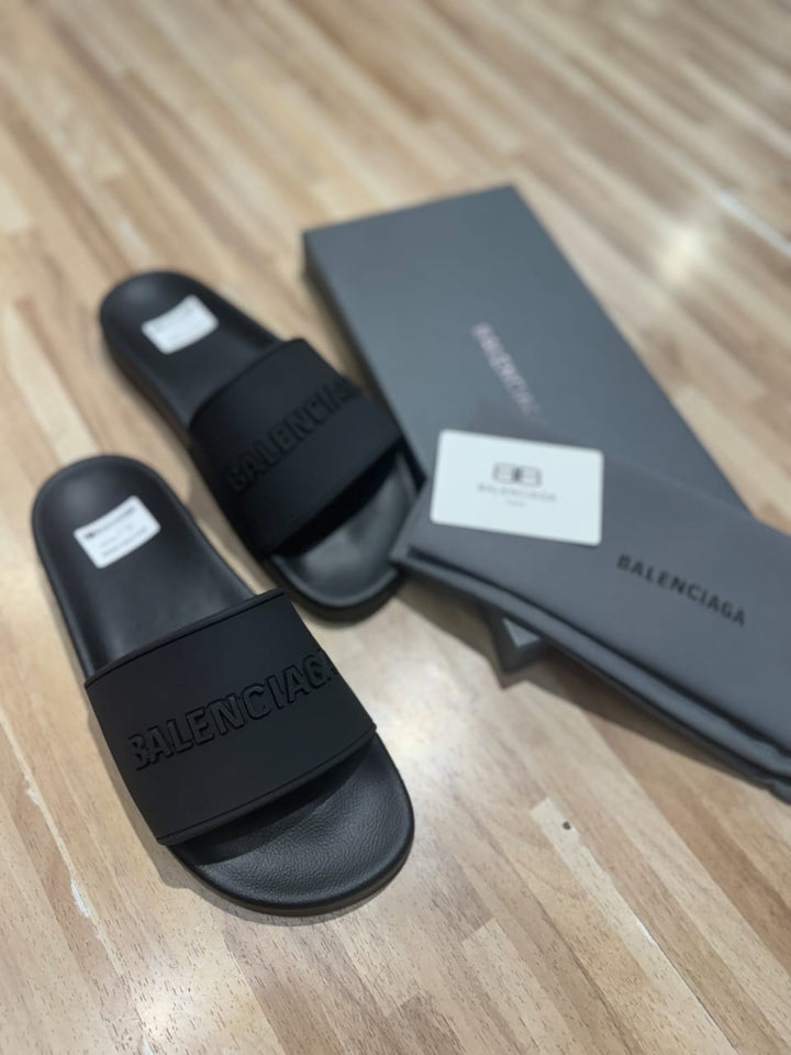 Balenciga Black Rubber Logo Embossed Flat Slides - uaessss