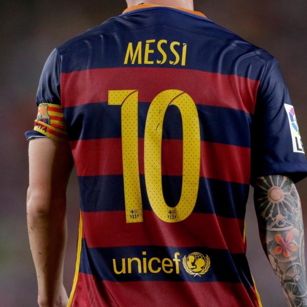 Barc_a  Classic 2015/16 FINAL with Messi 10 & badges  Jersey