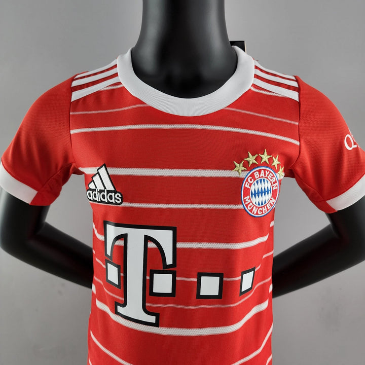 BAYERN MUNICH Kids Home Kit 2022/23 - uaessss