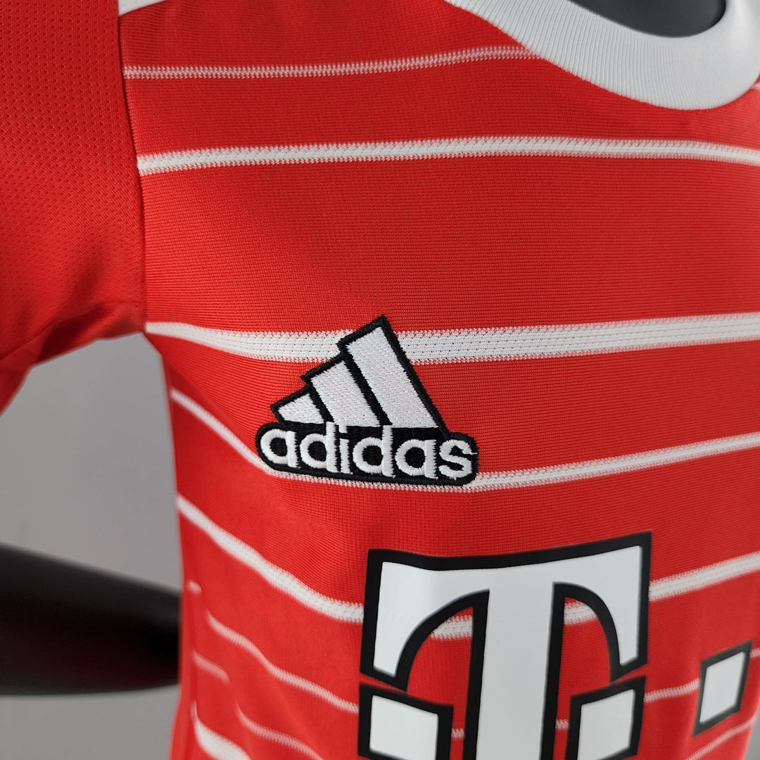 BAYERN MUNICH Kids Home Kit 2022/23 - uaessss