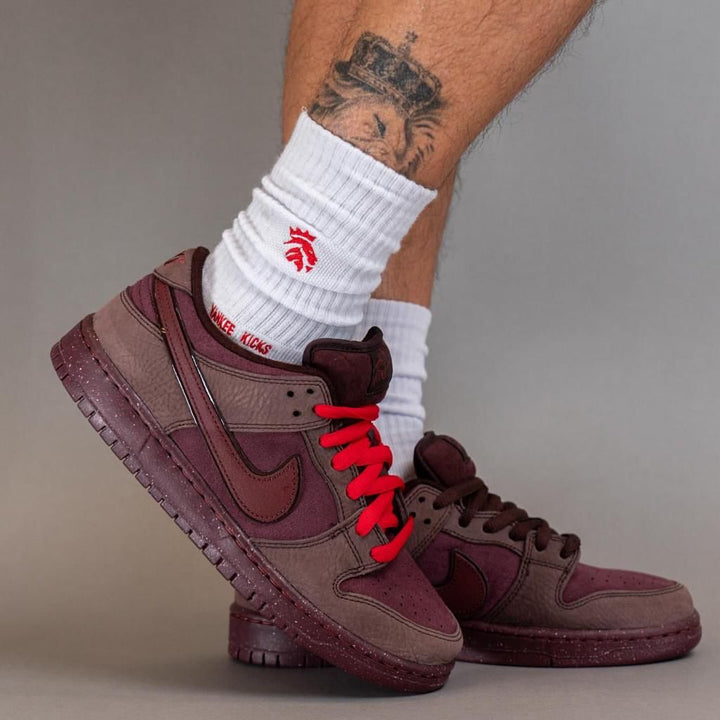 Nike SB Dunk Low City Of Love Burgundy Crush