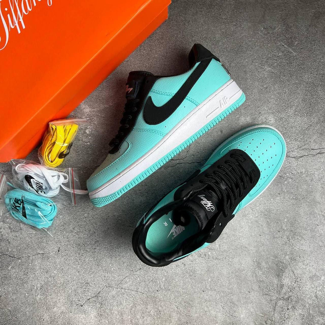 Tiffany & Co x Nike Air Force 1 "Friends & Family"