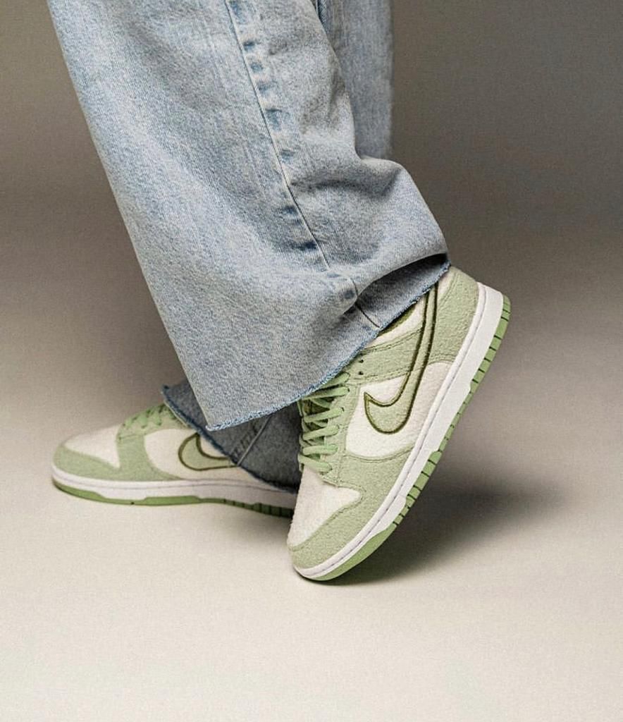 Nike Dunk Low Fleece Honeydew