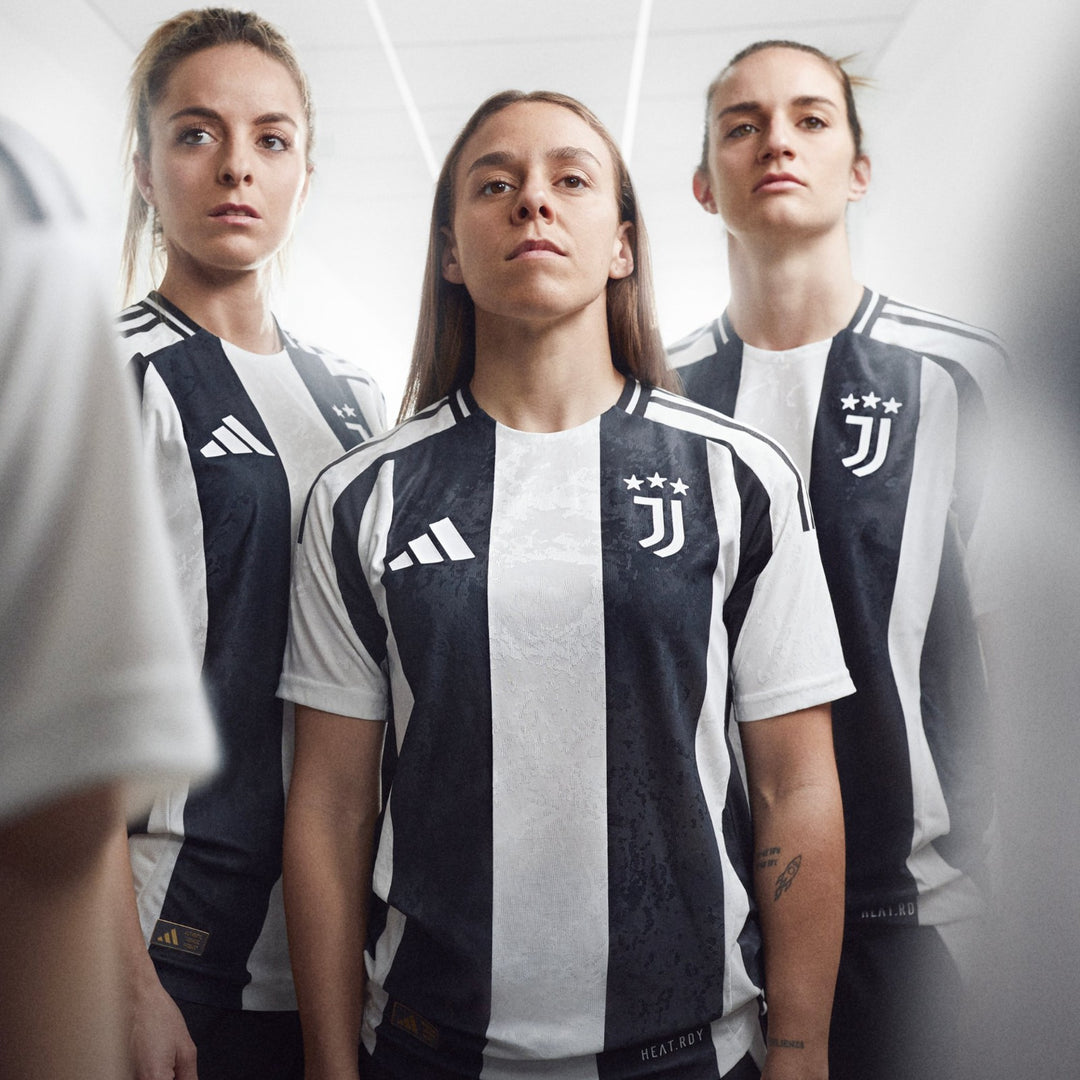 Juventus Home Player Versions Jersey 2024/25