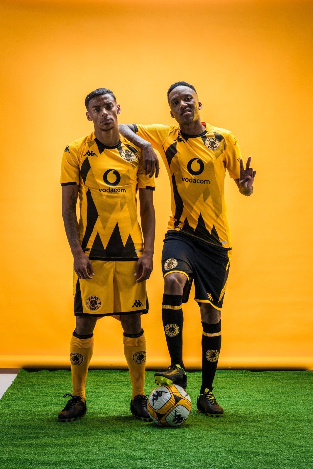 Kaizer Chiefs HOME Jersey 2023/24 - uaessss