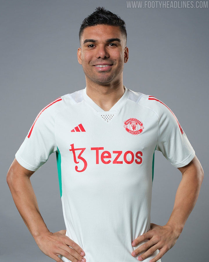 Man United training jersey 2023/24 - uaessss