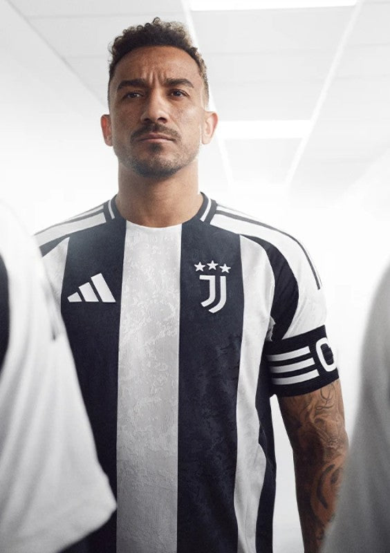 Juventus Home Player Versions Jersey 2024/25