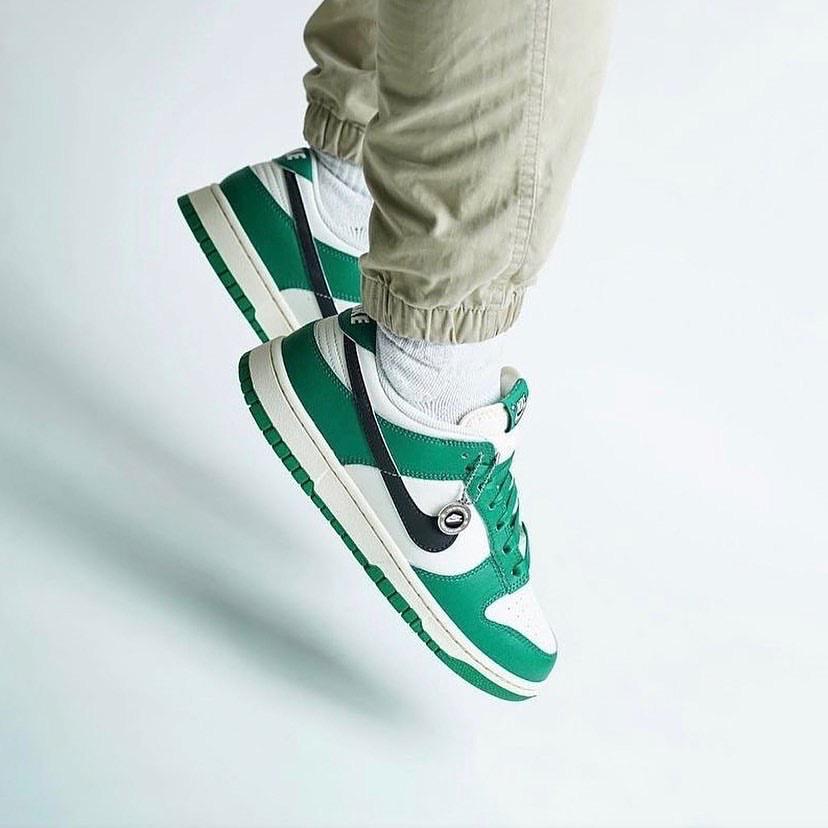 nike dunk low lottery pack malachite green