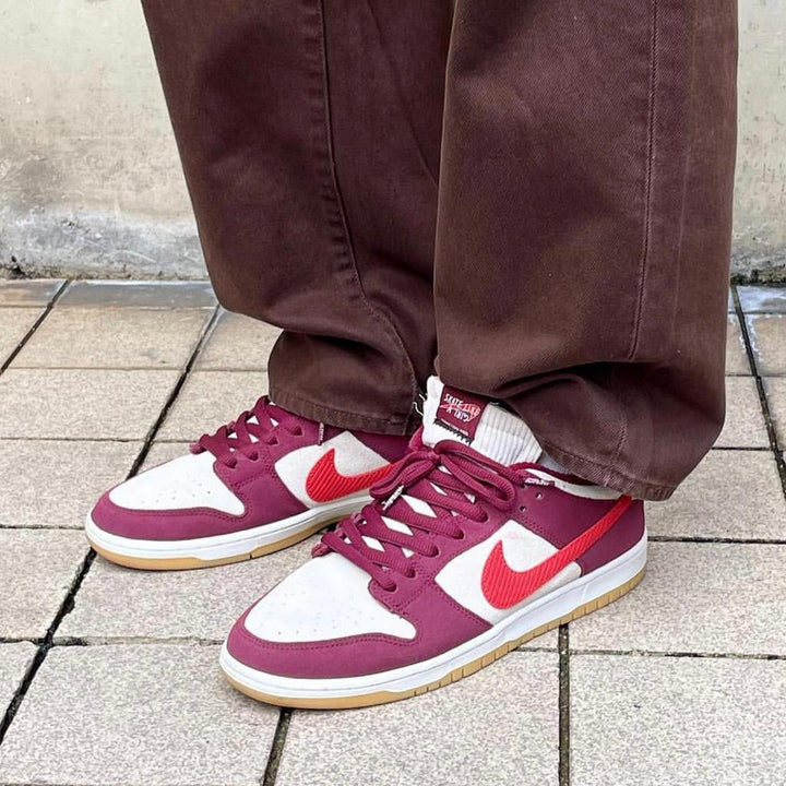 تزلج مثل الفتاة x Nike SB Dunk Low