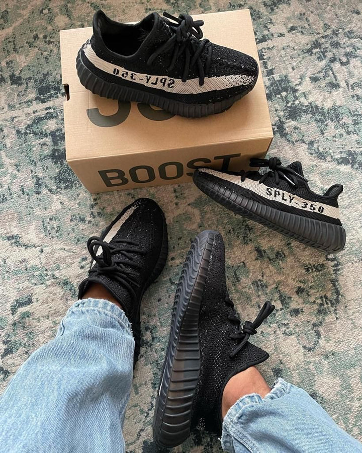 YEEZY BOOST 350 V2「Oreo」