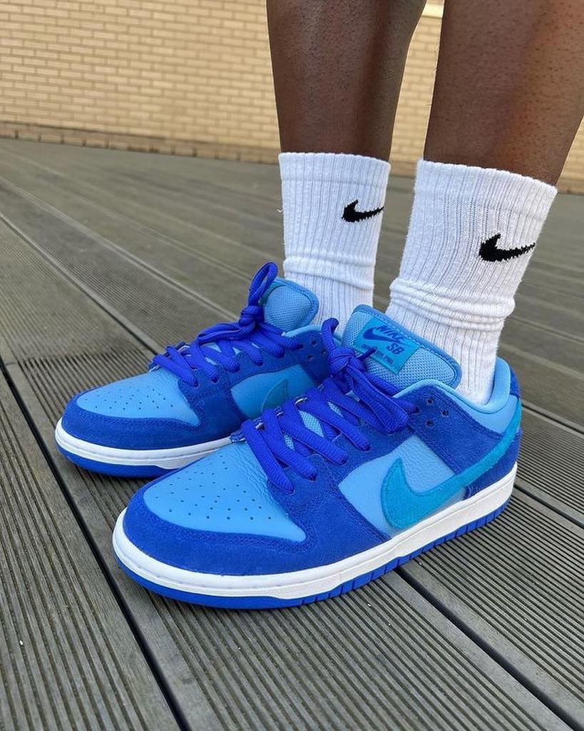 Nike Sb dunk low blue raspberry