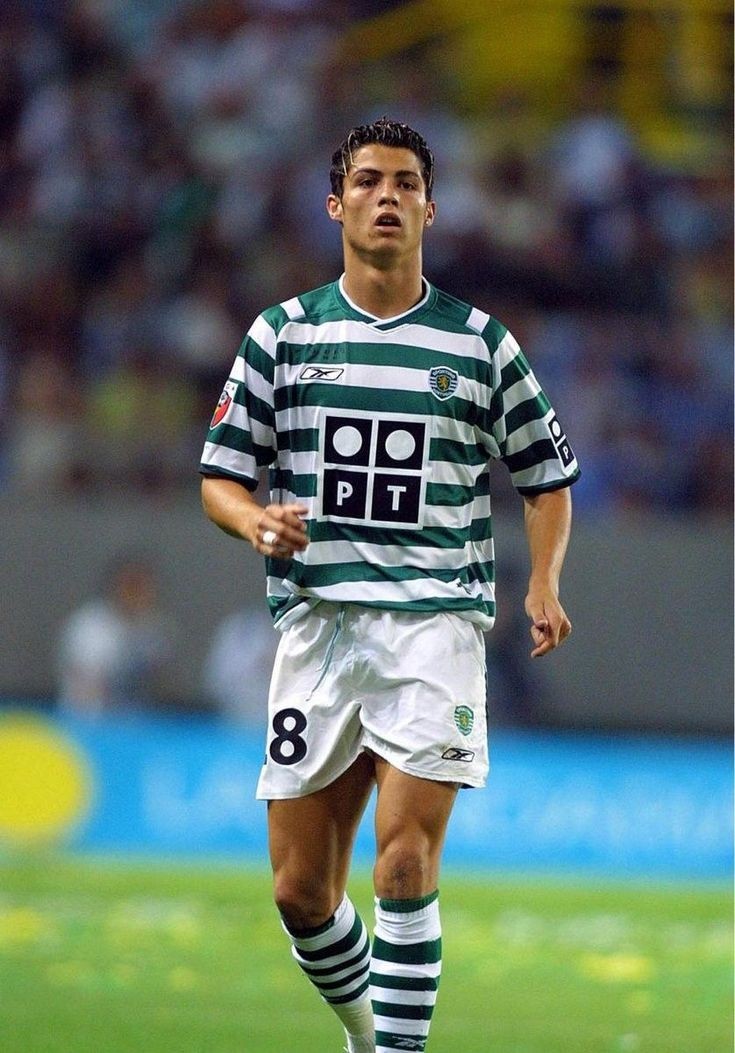 Sporting Lisbon 01/02 Home Jersey with RONALDO 28