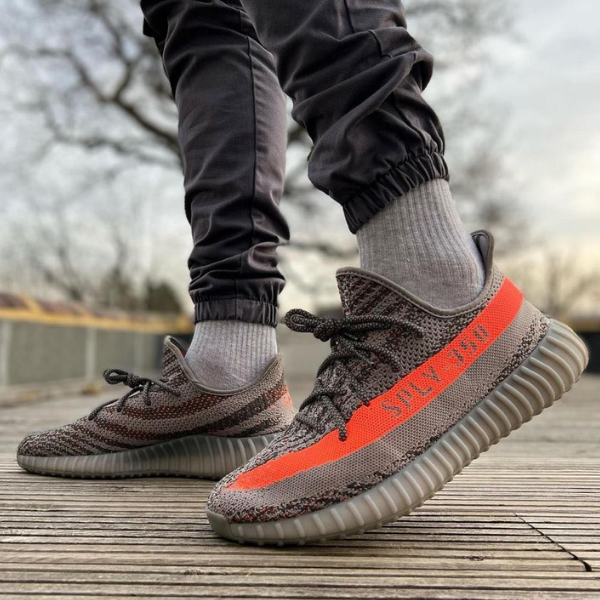 YEEZY BOOST 350 V2 Beluga عاكس