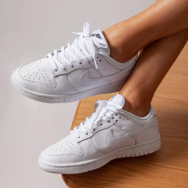 Nike Dunk Low「Triple White」