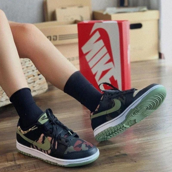 nike dunk low  black multi camo