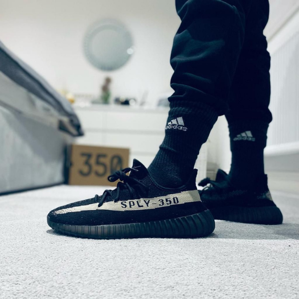 YEEZY BOOST 350 V2「Oreo」