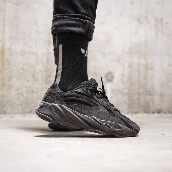 yeezy boost 700 v2  vanta