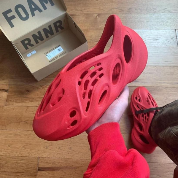 Yeezy  Foam Runner "vermilion