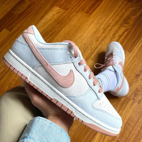 Nike dunk low fossil rose