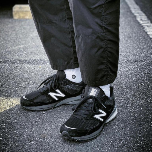 New Balance 990v5 black