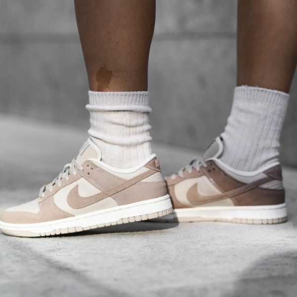 Nike Dunk Low SE "Sanddrift"