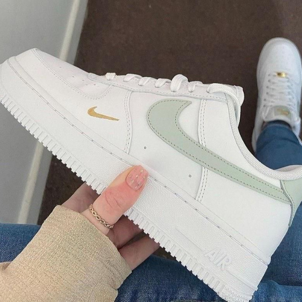 Nike Air Force 1 Low Features Gold