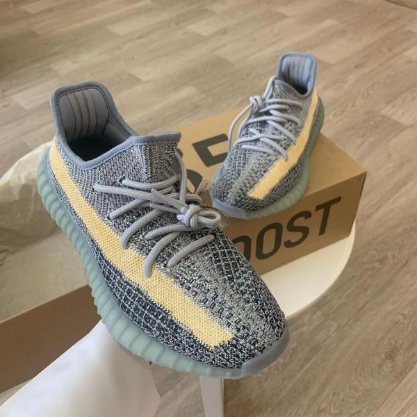 ييزي 350 v2 رمادي أزرق