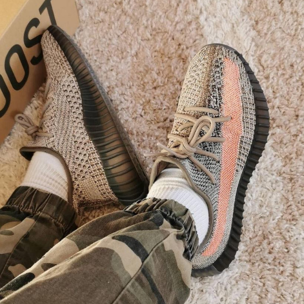 حذاء ييزي 350 v2 آش ستون