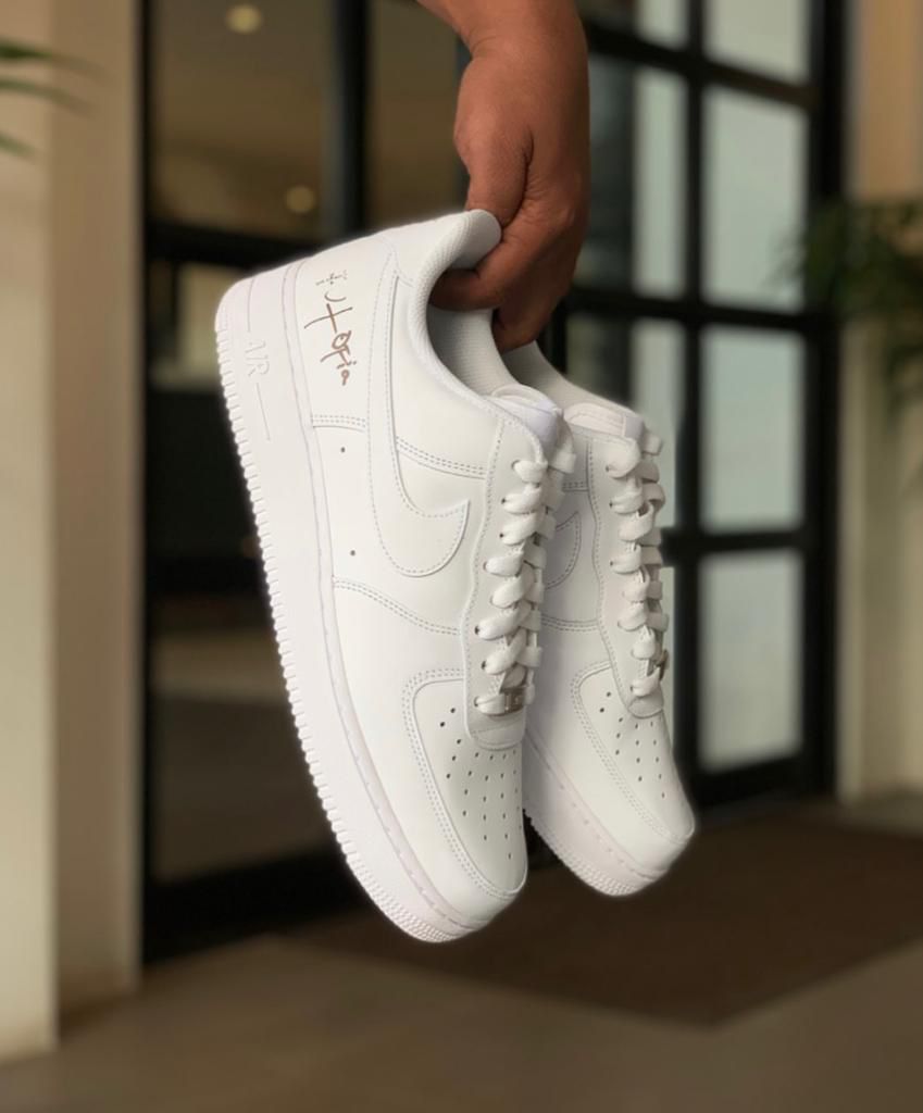 حذاء Nike Air Force 1 Low '07 باللون الأبيض (إصدار Travis Scott Cactus Jack Utopia)