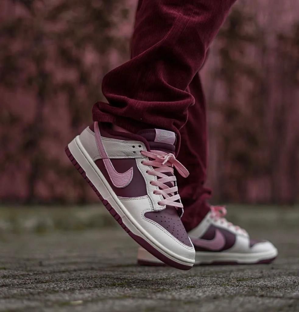 Nike Dunk Low “Valentines Day”