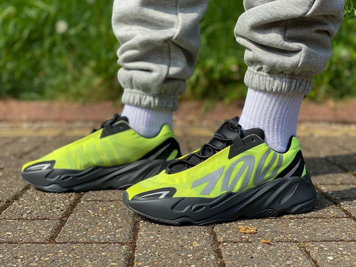 Yeezy 700 Mnvn Green