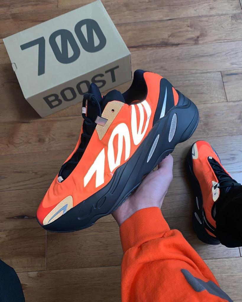 Yeezy 700 Mnvn